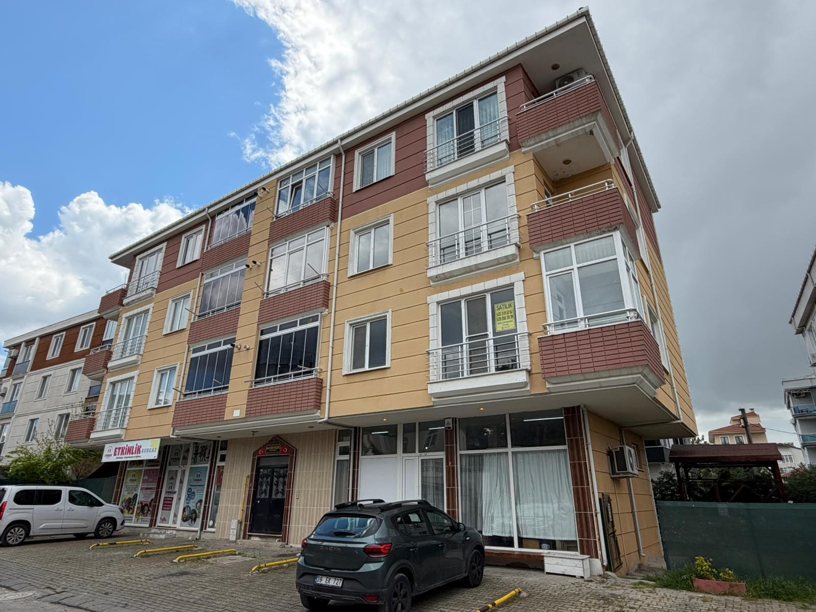 VERA'DAN SİTELER MAHALLESİNDE SATILIK 3+1 GENİŞ DAİRE