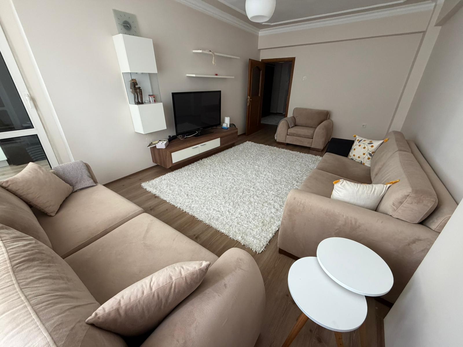 VERA GAYRİMENKUL'DAN ÇARŞI MERKEZDE 2+1 EŞYALI KİRALIK DAİRE