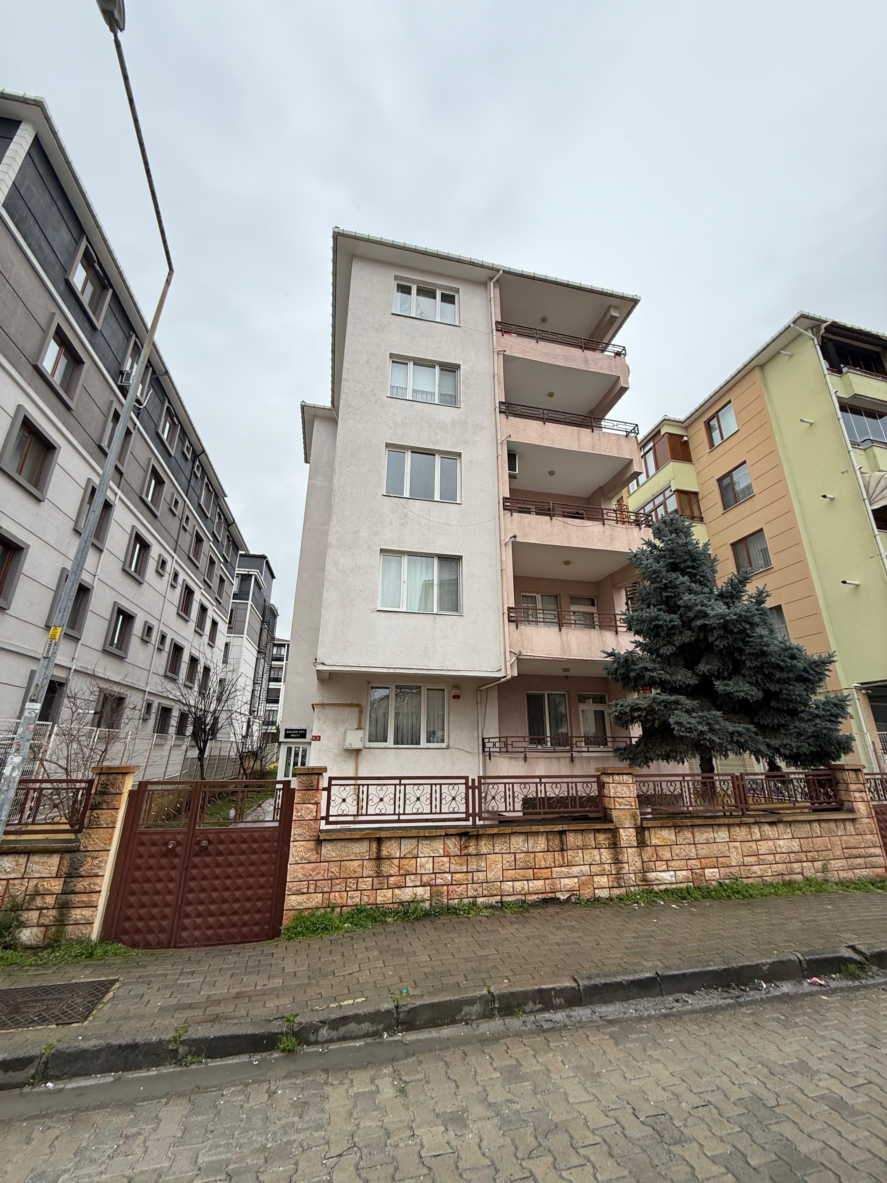 HÜRRİYET MAH. MERKEZİ KONUMDA KİRALIK 3+1 DAİRE