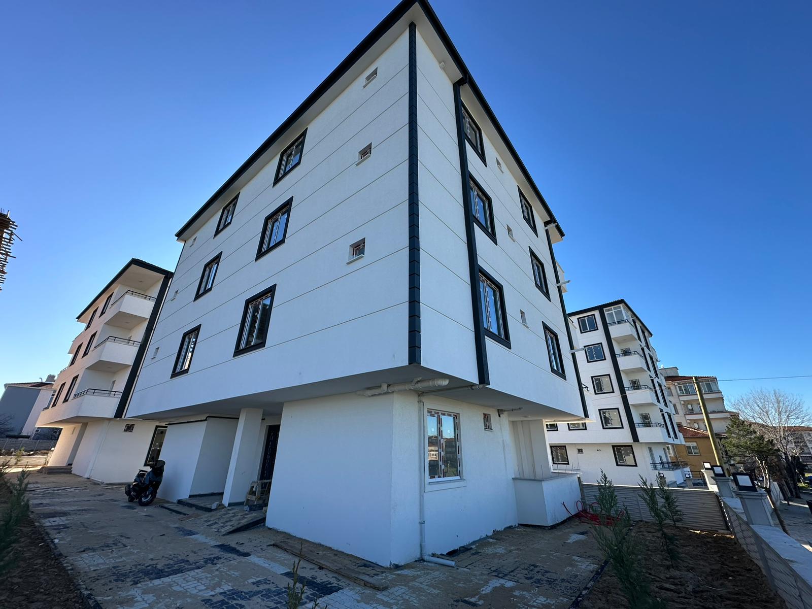 GÜNEŞ MAHALLESİ 2+1 ARA KAT 100M2 SATILIK DAİRE