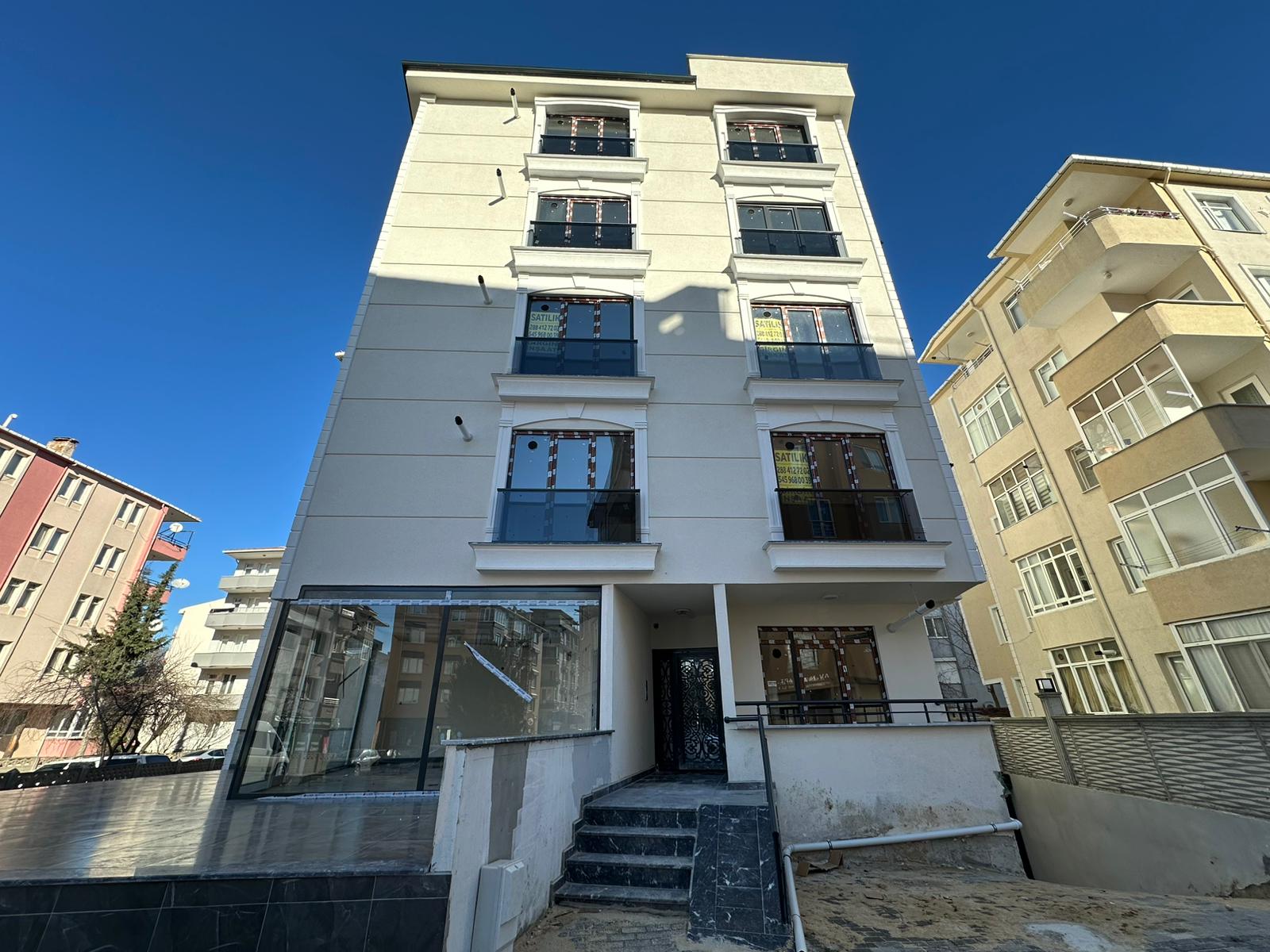 ATATÜRK MAHALLESİ ARA KAT 2+1 AÇIK MUTFAK SATILIK DAİRE