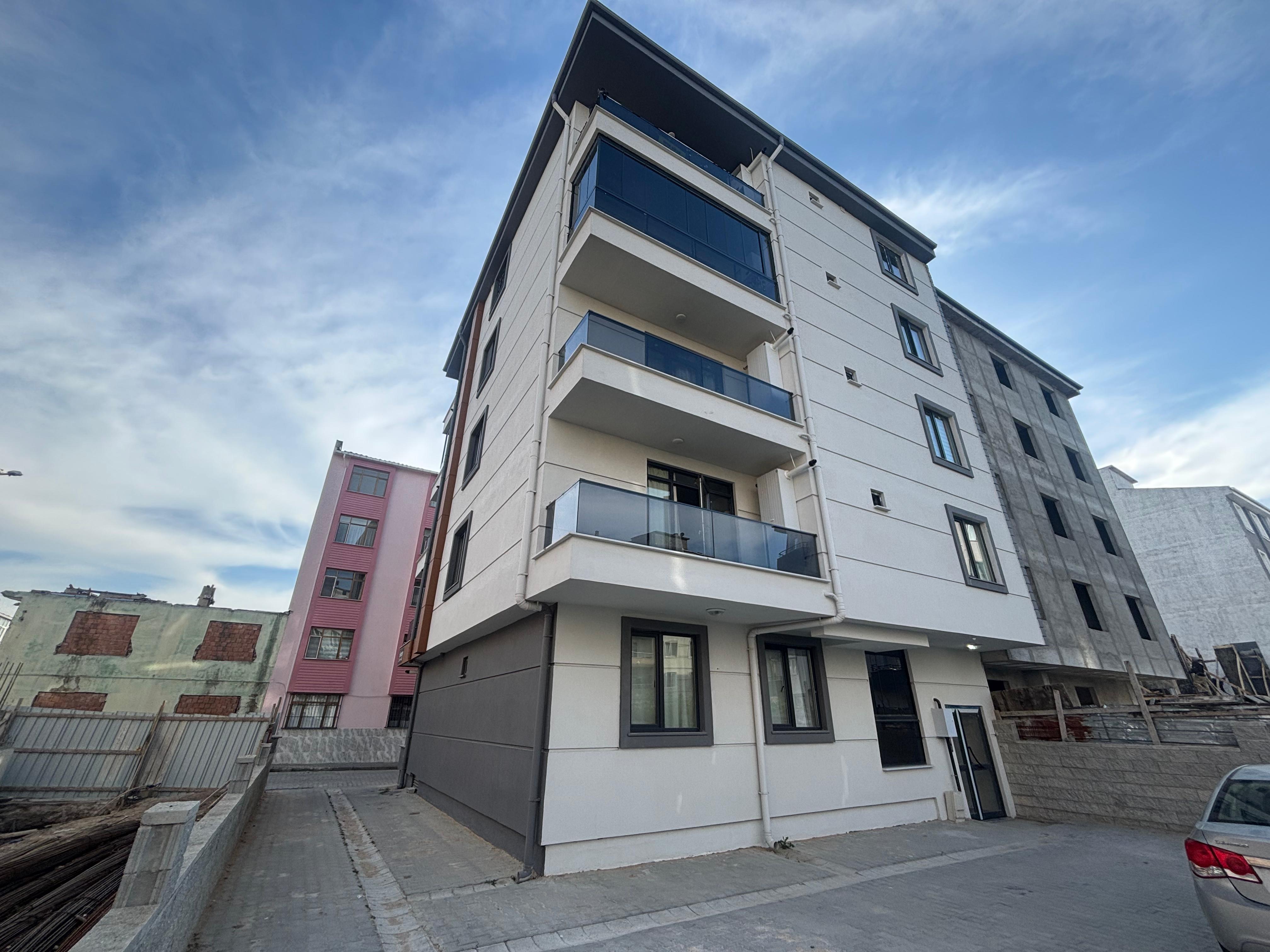 ÇARŞI MERKEZE YAKIN SATILIK FIRSAT SIFIR 1+1 DAİRE
